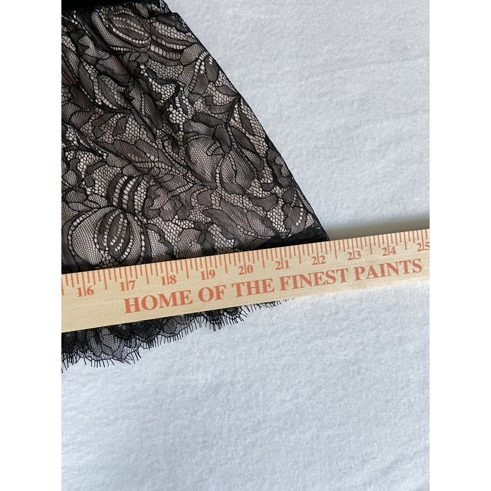 White House Black Market Black Contrast Lace Peplum Top Velvet Trim Size 4 NWT - Picture 8 of 9